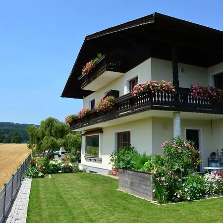 Haus Gruber Guest house Attersee