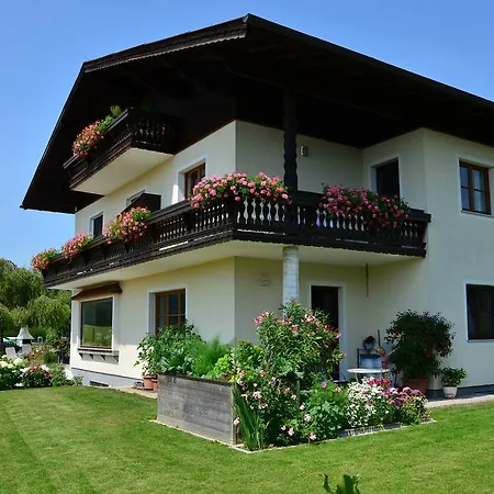 Haus Gruber ゲストハウス 3*